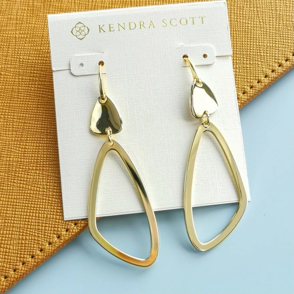 Kendra Scott Jewelry - KENDRA SCOTT Kira Drop Earrings In Gold